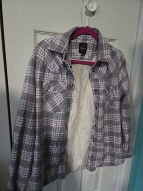 Jachs Plaid Shirt Jacket in Gray and Pink